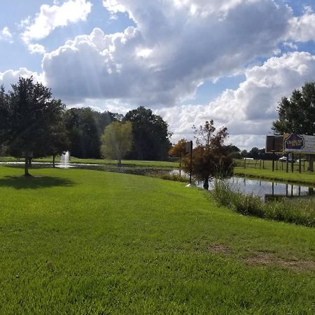 L'Acadie Inn & Rv Park Eunice Ngoại thất bức ảnh