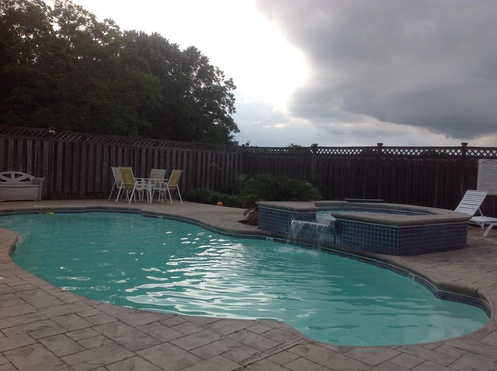L'Acadie Inn & Rv Park Eunice Ngoại thất bức ảnh