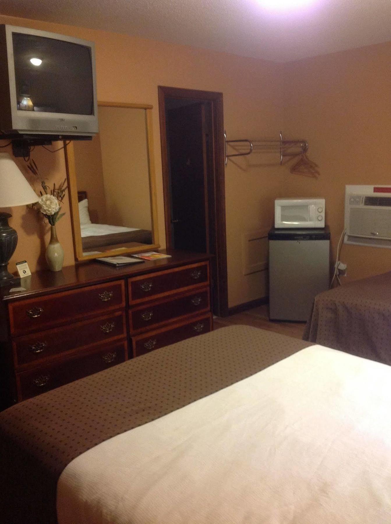 L'Acadie Inn & Rv Park Eunice Ngoại thất bức ảnh